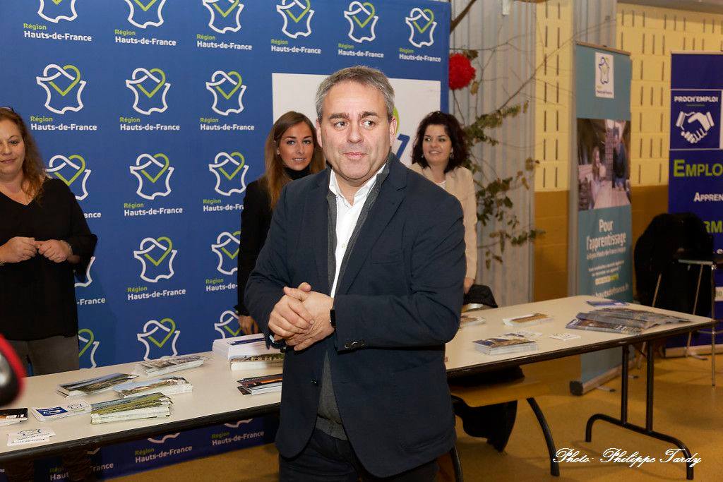 en-visite-a-noailles-avec-xavier-bertrand-2