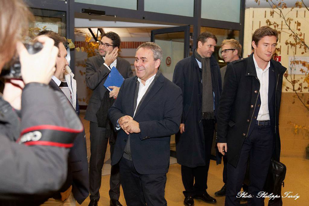 en-visite-a-noailles-avec-xavier-bertrand