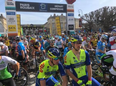 Au départ de la 116e édition du Paris-Roubaix à Compiègne