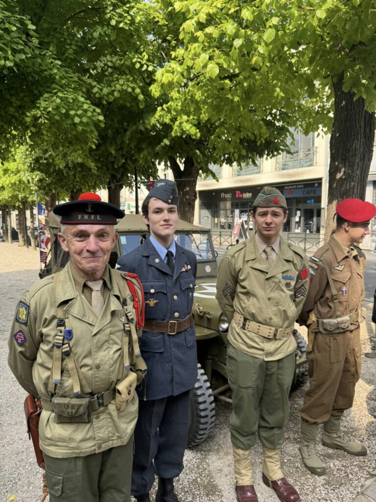 uniformes militaires à Compiègne